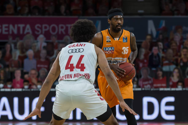 面对新疆队 面对新疆队